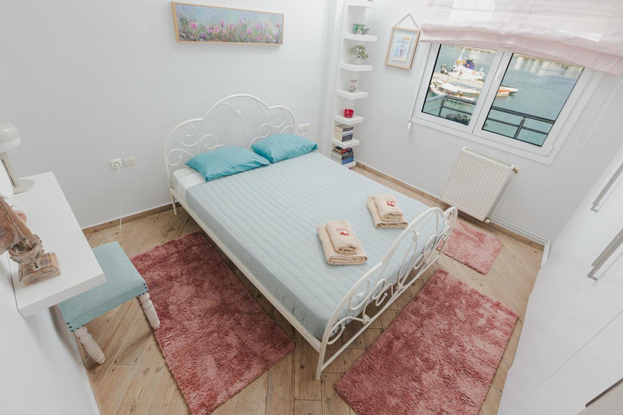 Debbies δίπλα στο νερό #2 ! Apartment Chalkida